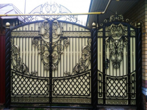 Кованые распашные ворота - пример 17