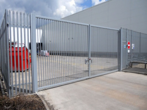  ворота с ручным управлением распашные - пример 9