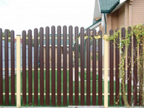 Забор из евроштакетника с бетонированием столбов 30 метров