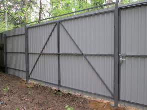 Забор из профнастила с воротами и калиткой 12 соток