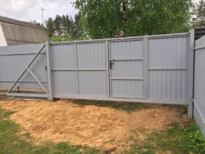 Забор из профнастила с воротами и калиткой 300 метров