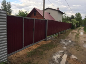 Забор из профнастила с воротами и калиткой 60 метров