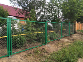 Забор из сетки рабицы в натяг секционный 8 соток