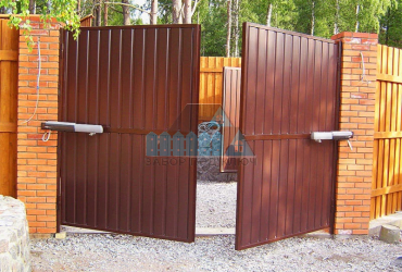 Распашные ворота с дистанционным управлением